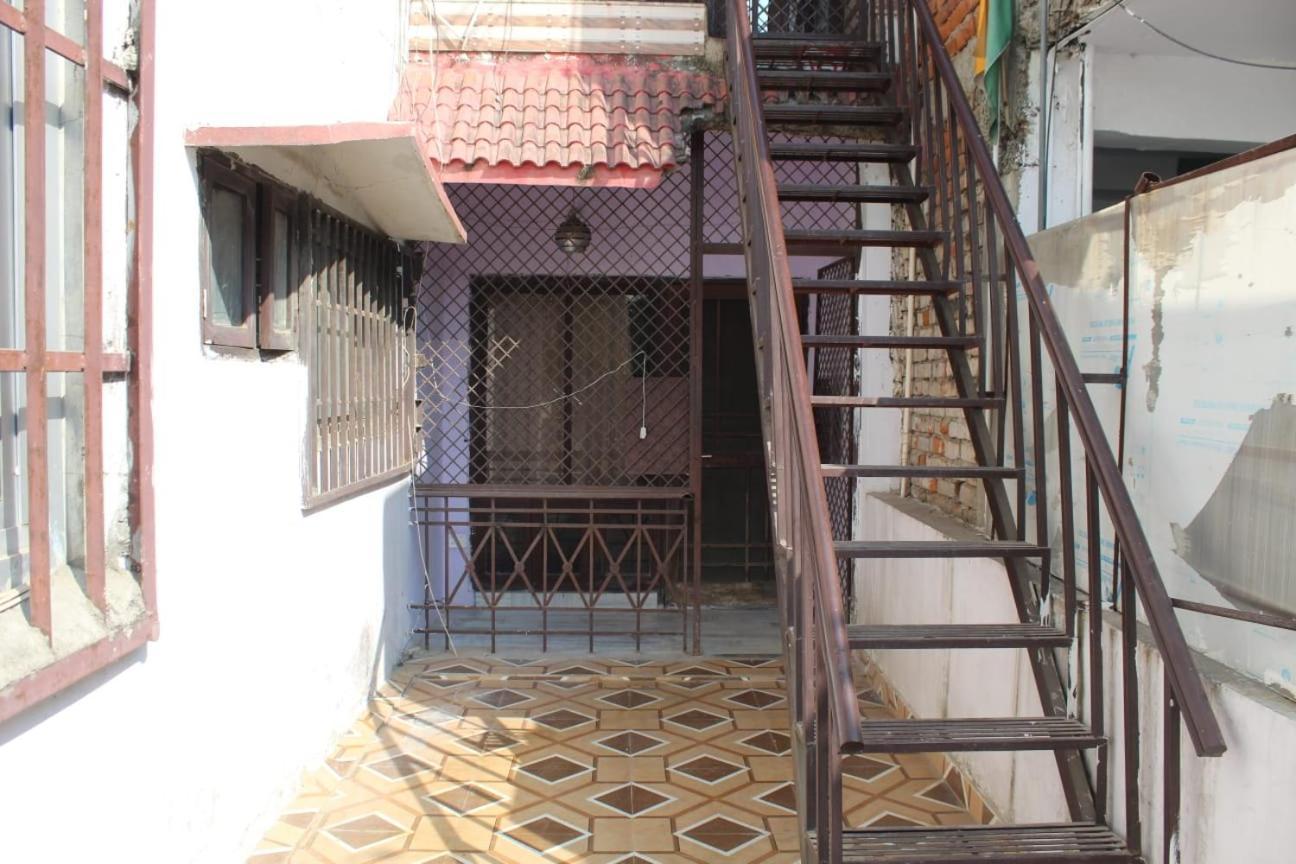 Homestay Mother's